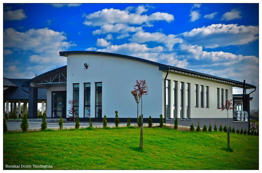 Bocskai Domb Vendeghaz Hotel Nagykallo Екстериор снимка